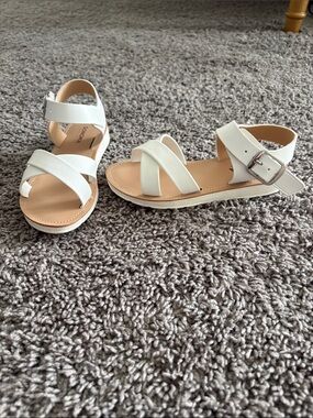 Girls sandals